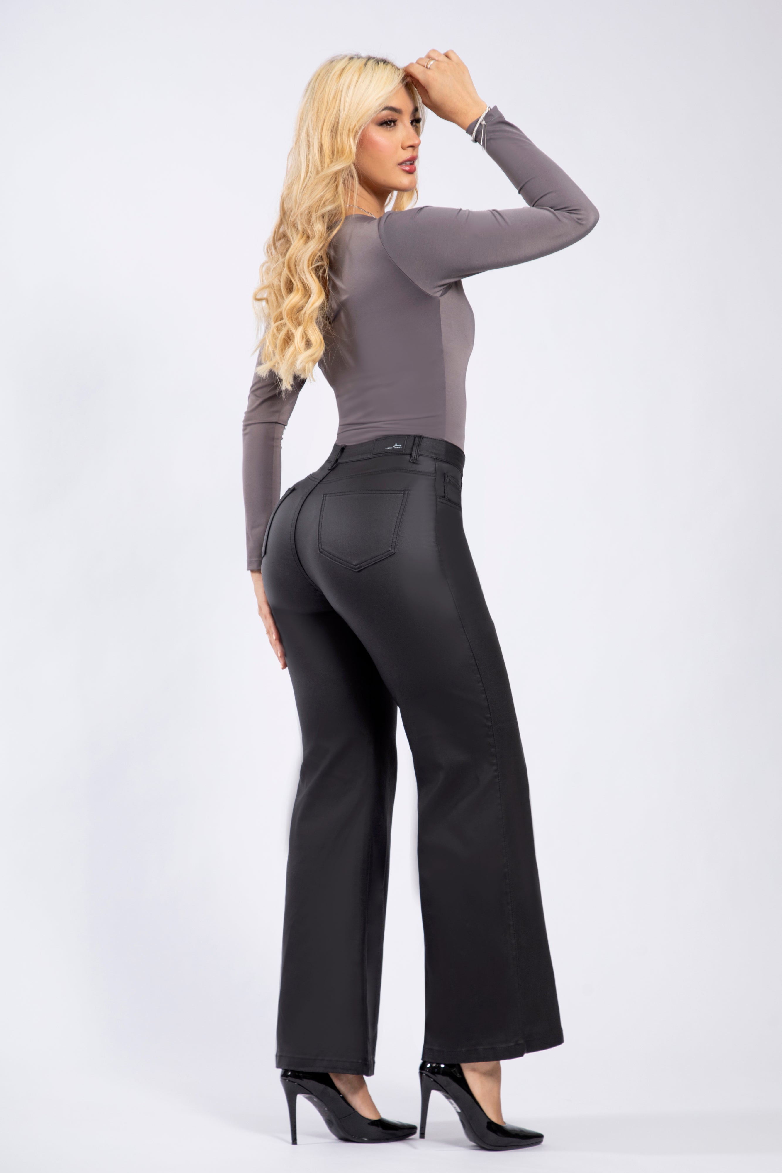 PANTALON CUERO BOTA CAMPANA