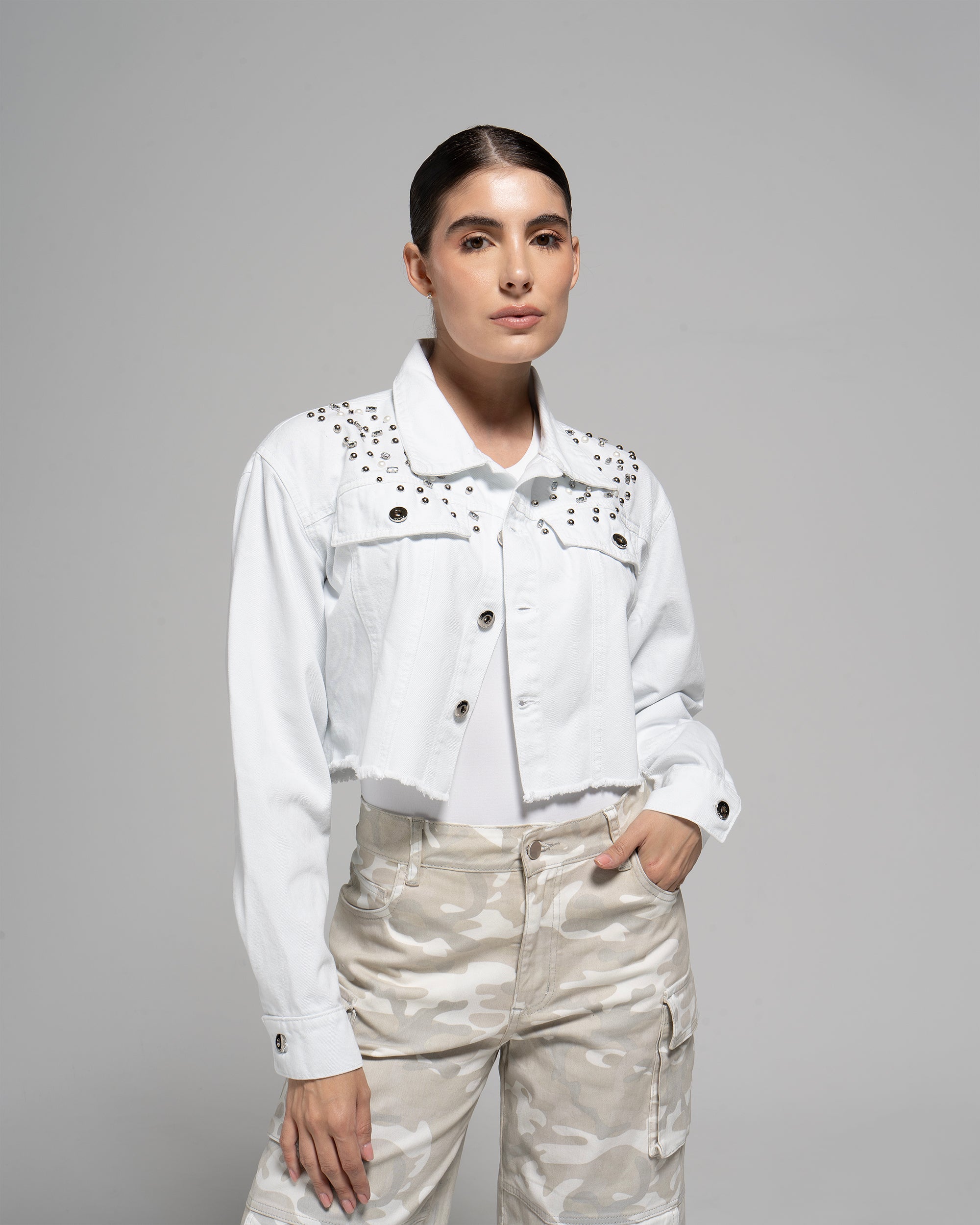CHAQUETA CON TACHES