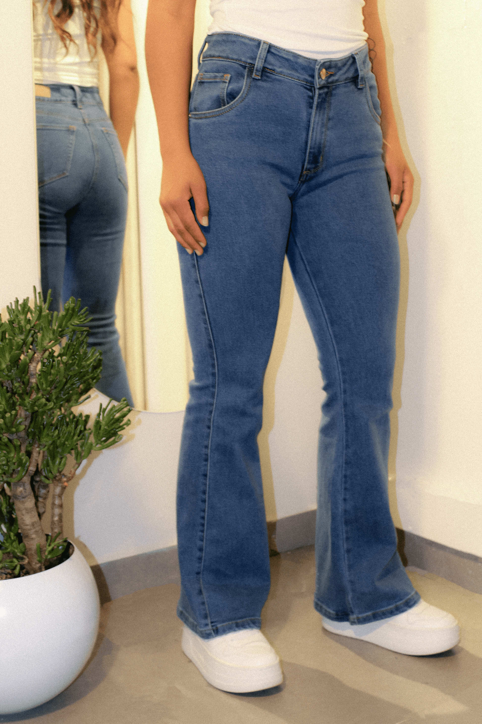 JEANS FLARE DENIM AZUL MEDIO - UP FEMME