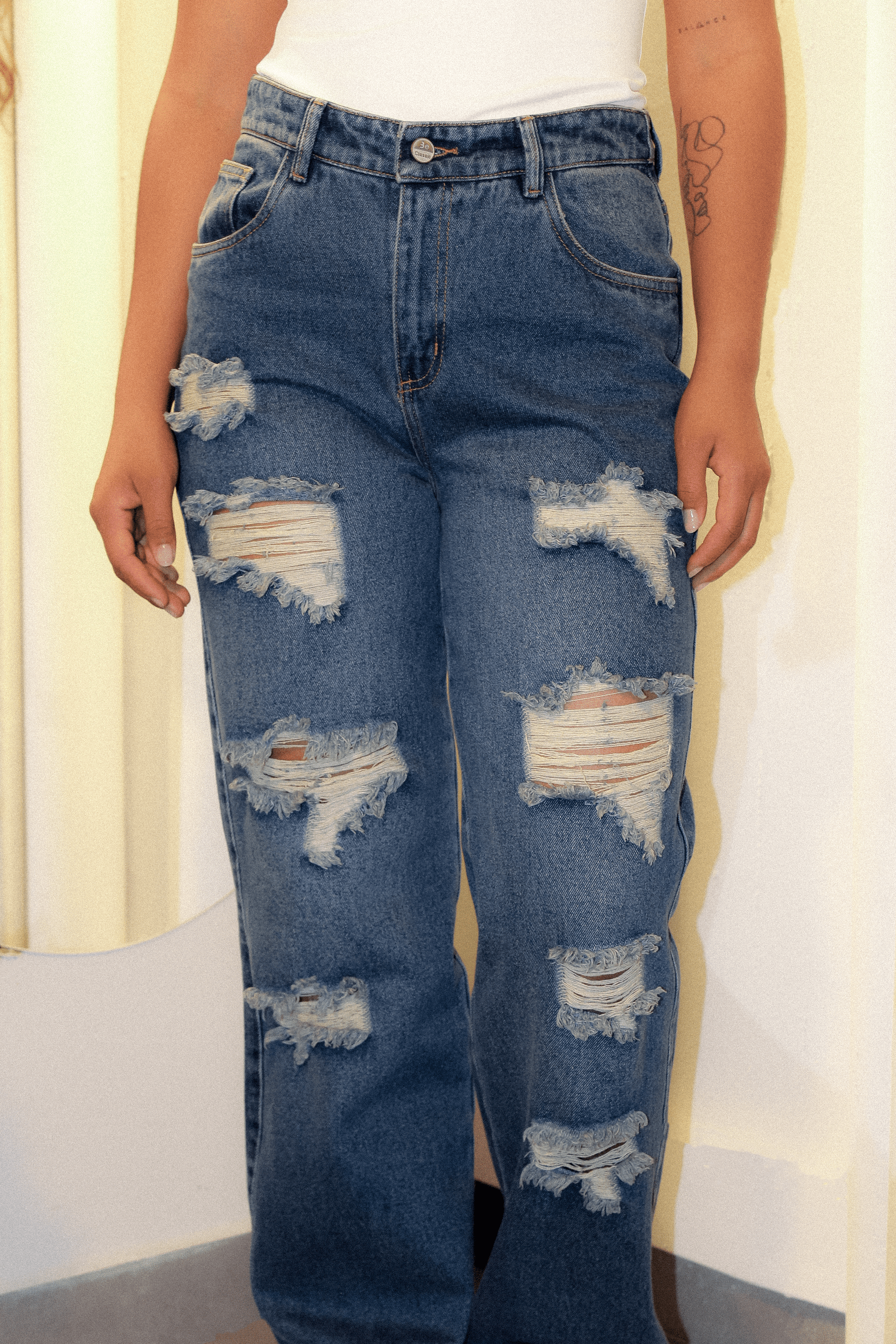 STRAIGHT LEG JEAN CON DESTROYER - UP FEMME