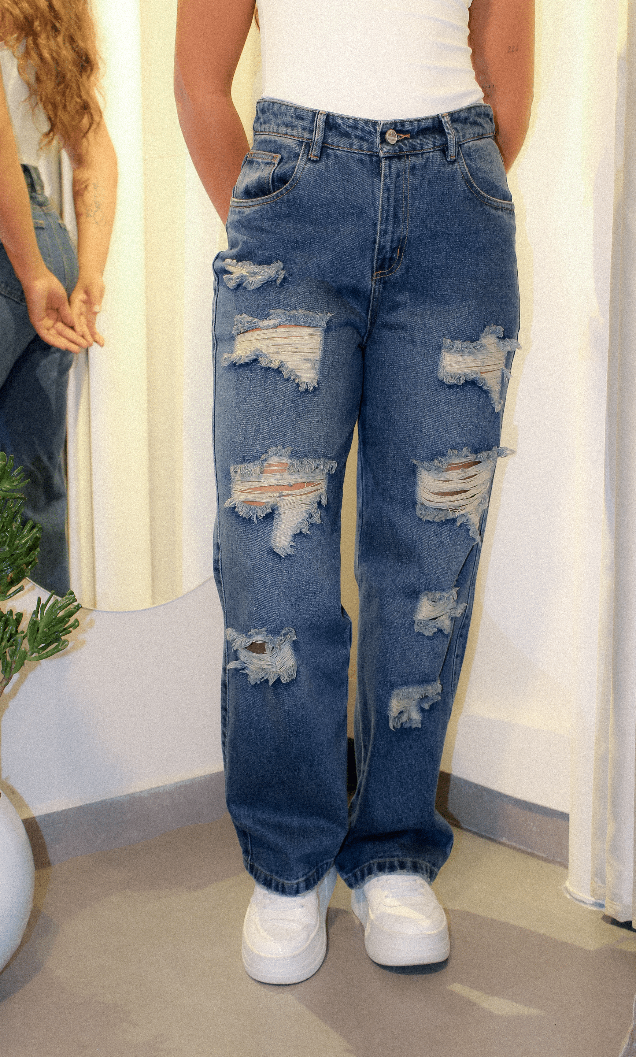 STRAIGHT LEG JEAN CON DESTROYER - UP FEMME