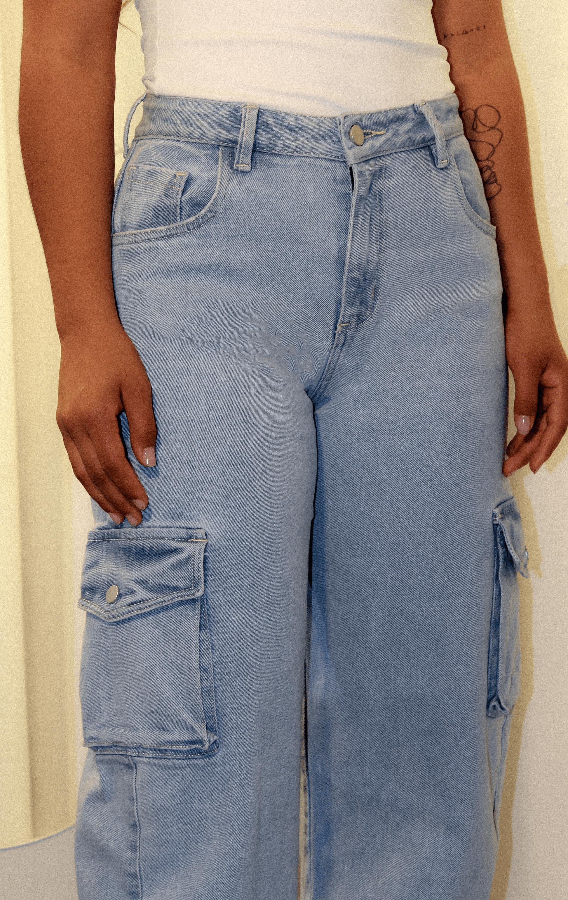 BARREL JEAN CARGO DENIM AZUL CLARO - UP FEMME