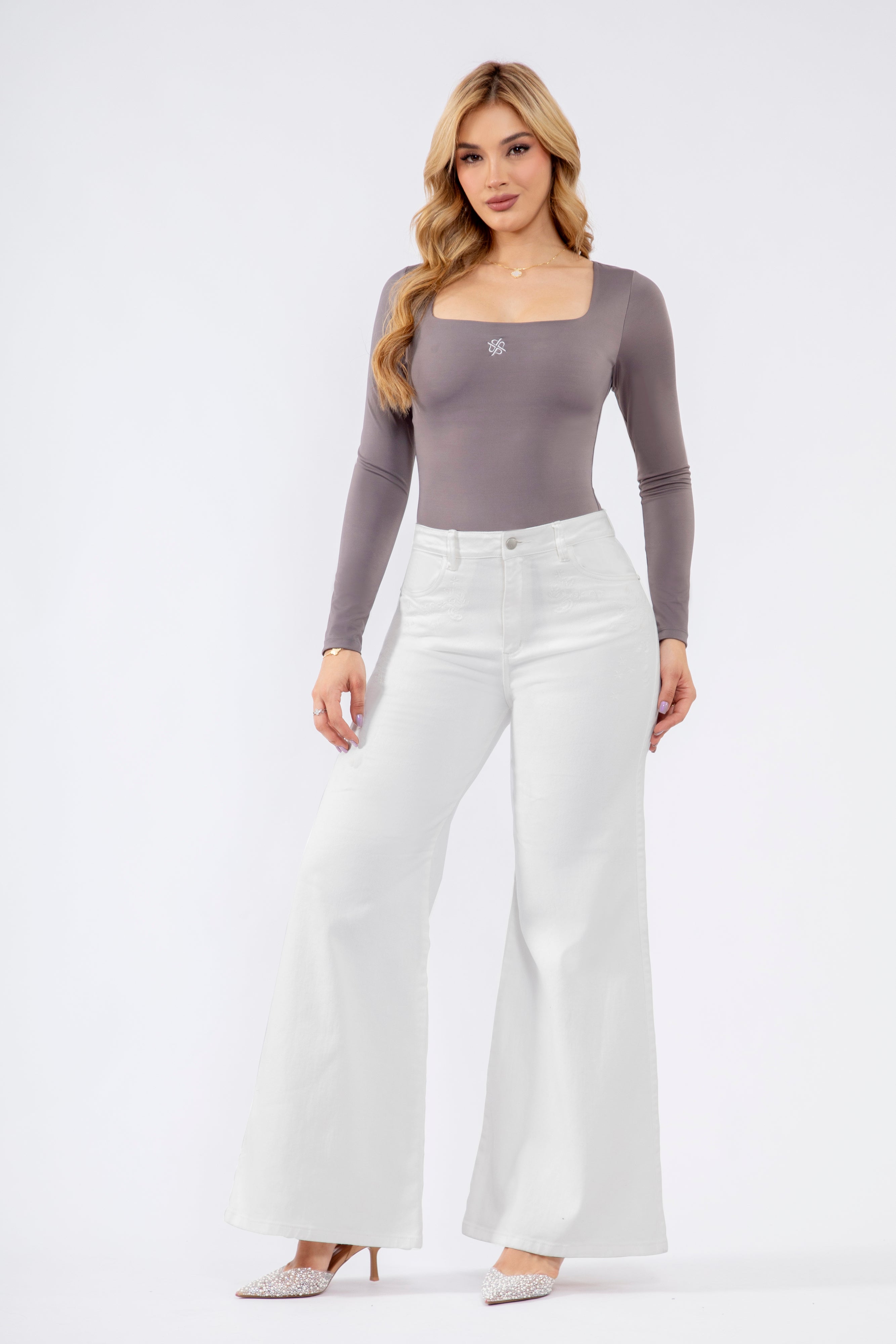 PANTALON WIDE CON BORDADO